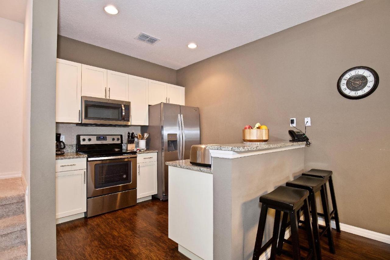 Great And Practical Townhouse In Gated Community, Sleeps 6 10 Min To Disney! Orlando Ngoại thất bức ảnh